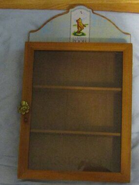 Disney Enterprises CLASSIC WINNIE THE POOH Wooden/Glass Display Case 13" x 10.5"